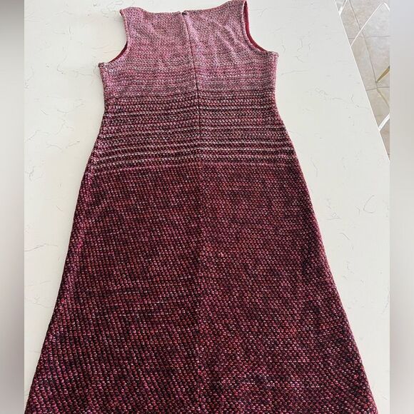 St. John Dress burgundy and Black Sleeveless Knit Dress size 12 - Picture 4 of 9